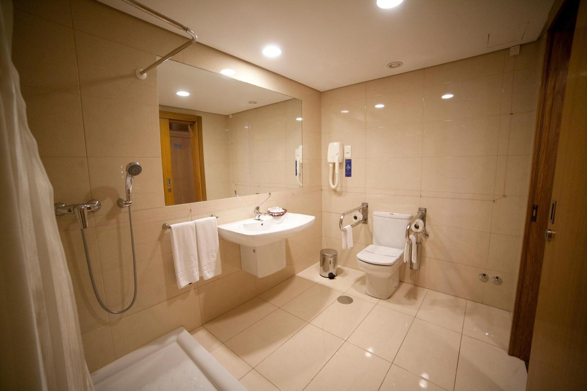 Hotel Bagoeira Barcelos Extérieur photo