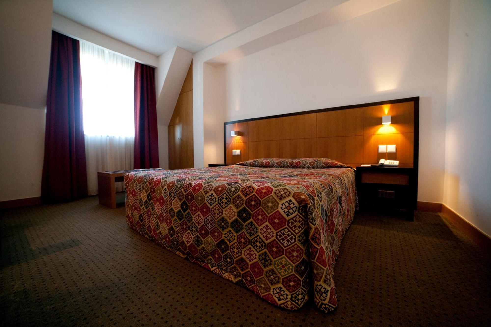 Hotel Bagoeira Barcelos Extérieur photo
